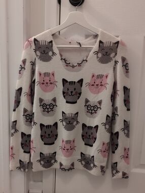 Cozy Cat Face Sweater - Pink & Gray on White